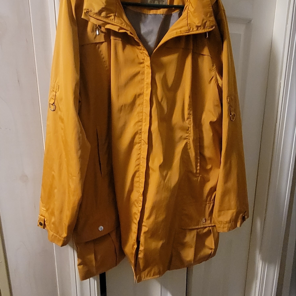 Womens water repellent coat XL